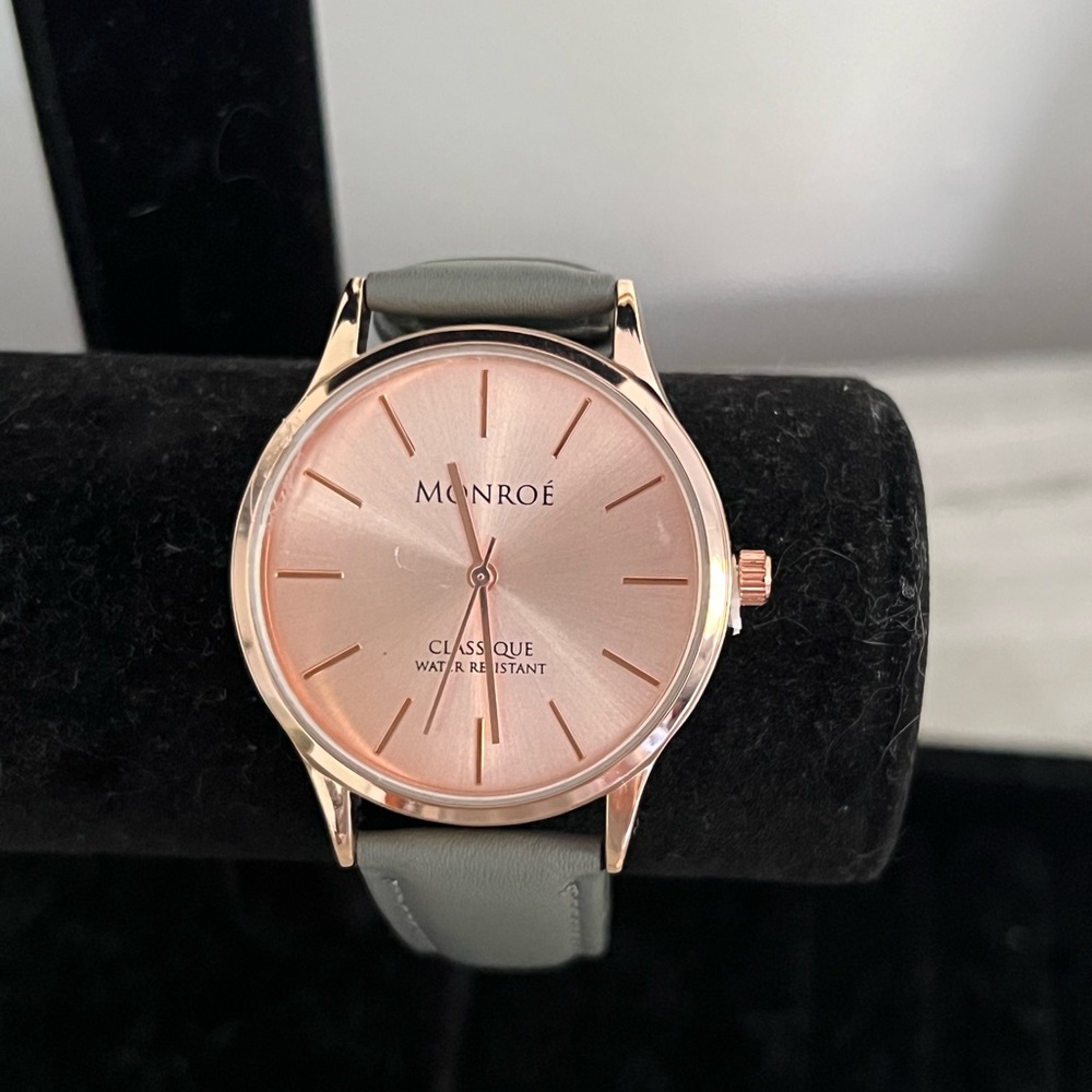 Simple Boutique Watch